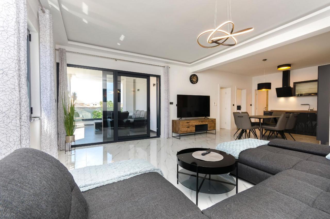 Apartments Villa Casia Srima Ngoại thất bức ảnh