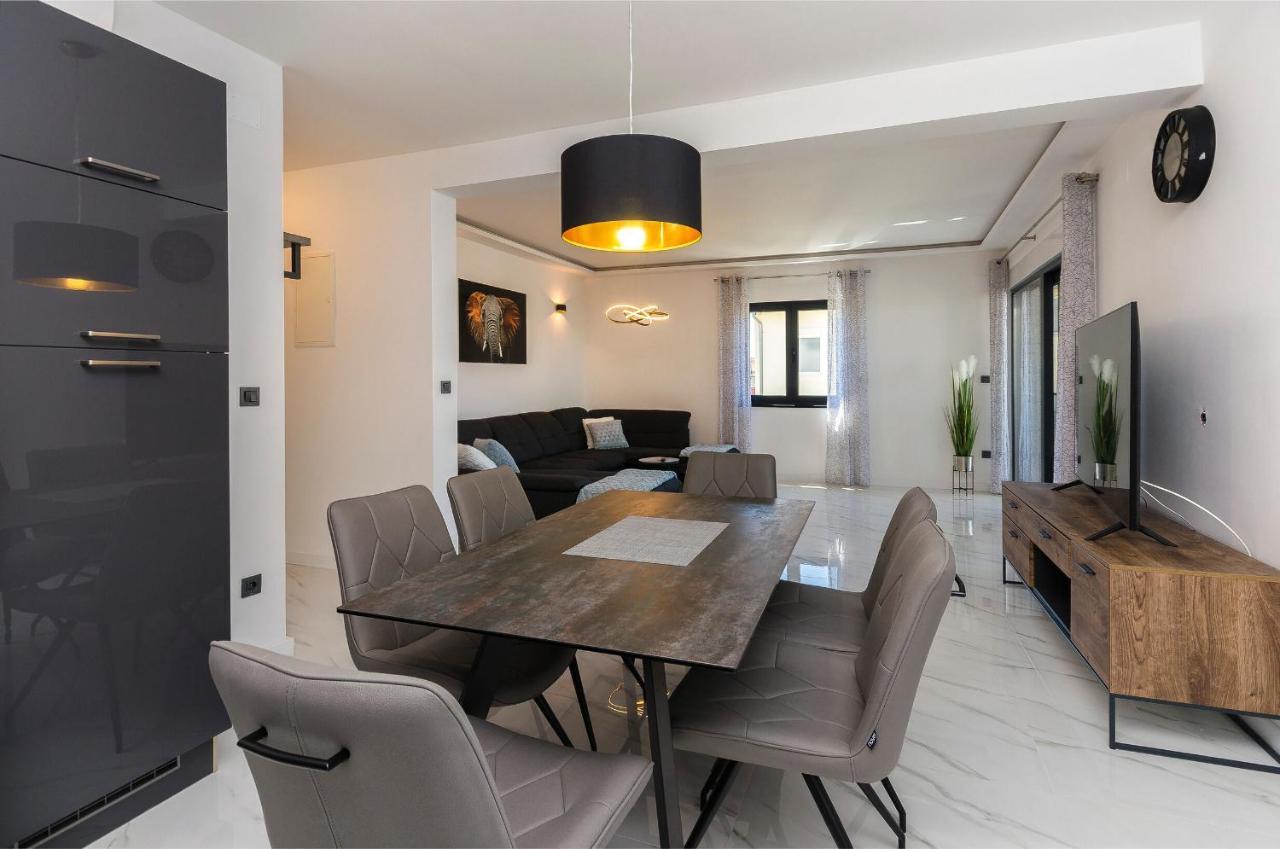 Apartments Villa Casia Srima Ngoại thất bức ảnh