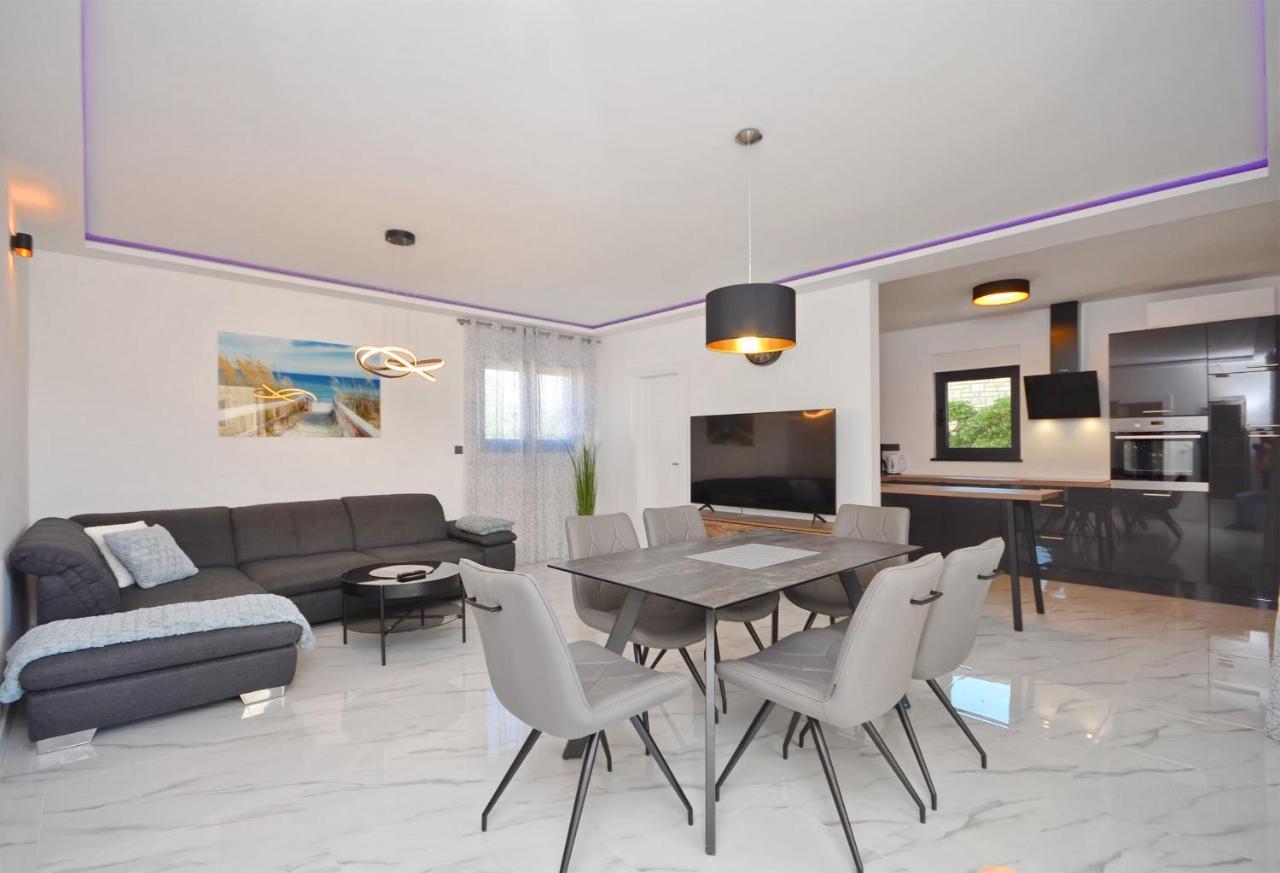 Apartments Villa Casia Srima Ngoại thất bức ảnh