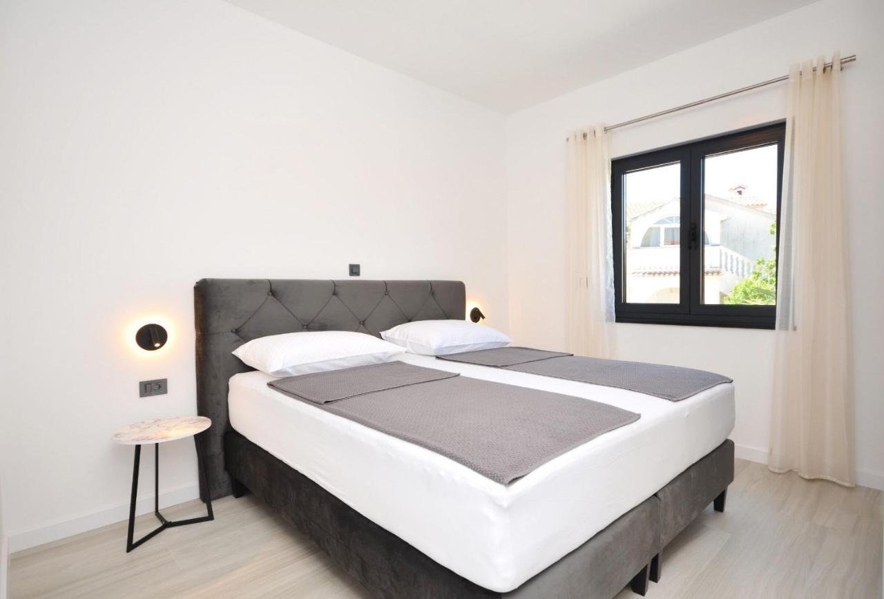 Apartments Villa Casia Srima Ngoại thất bức ảnh